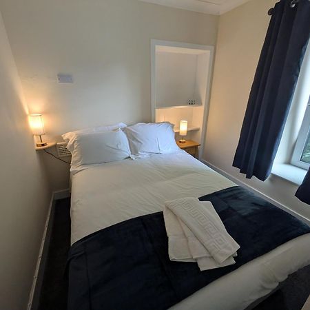 Buccleuch And Queensberry Arms Hotel Торнхилл Экстерьер фото