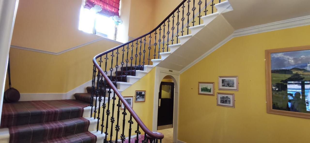 Buccleuch And Queensberry Arms Hotel Торнхилл Экстерьер фото