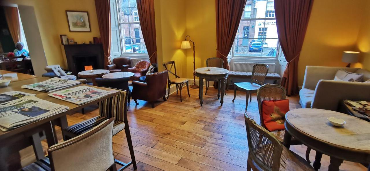 Buccleuch And Queensberry Arms Hotel Торнхилл Экстерьер фото