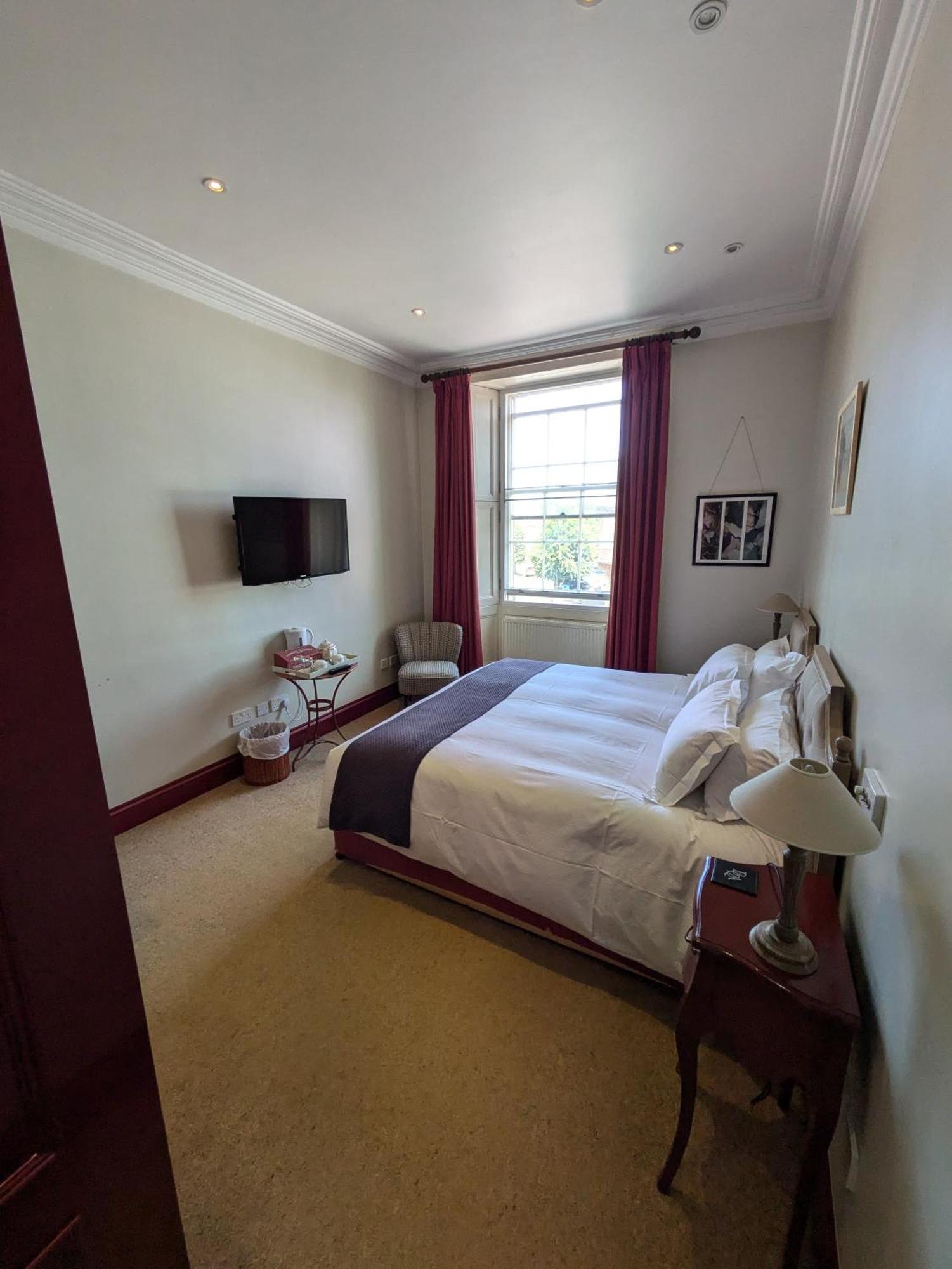 Buccleuch And Queensberry Arms Hotel Торнхилл Экстерьер фото