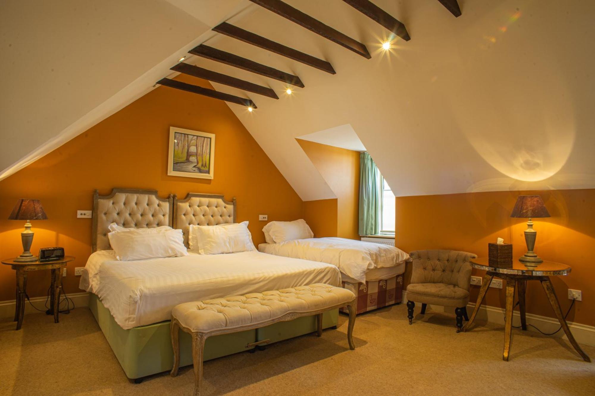 Buccleuch And Queensberry Arms Hotel Торнхилл Экстерьер фото